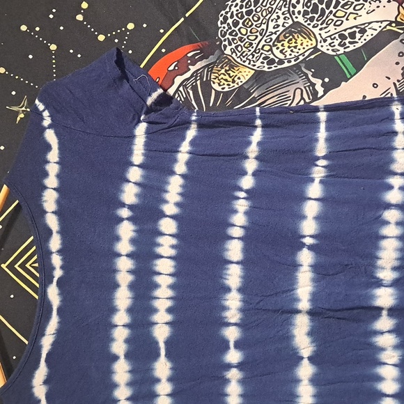 Shirt - Picture 4 of 4